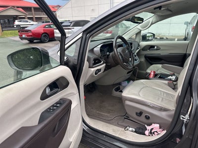 2017 Chrysler Pacifica Touring L