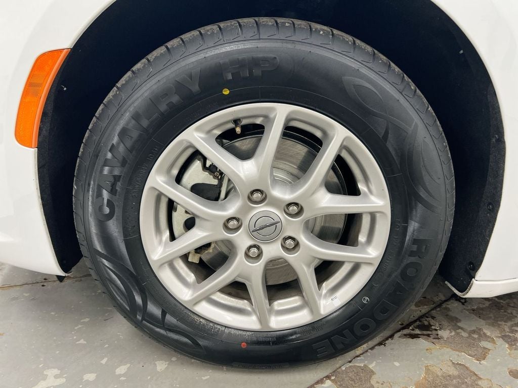 2025 Chrysler Pacifica Select