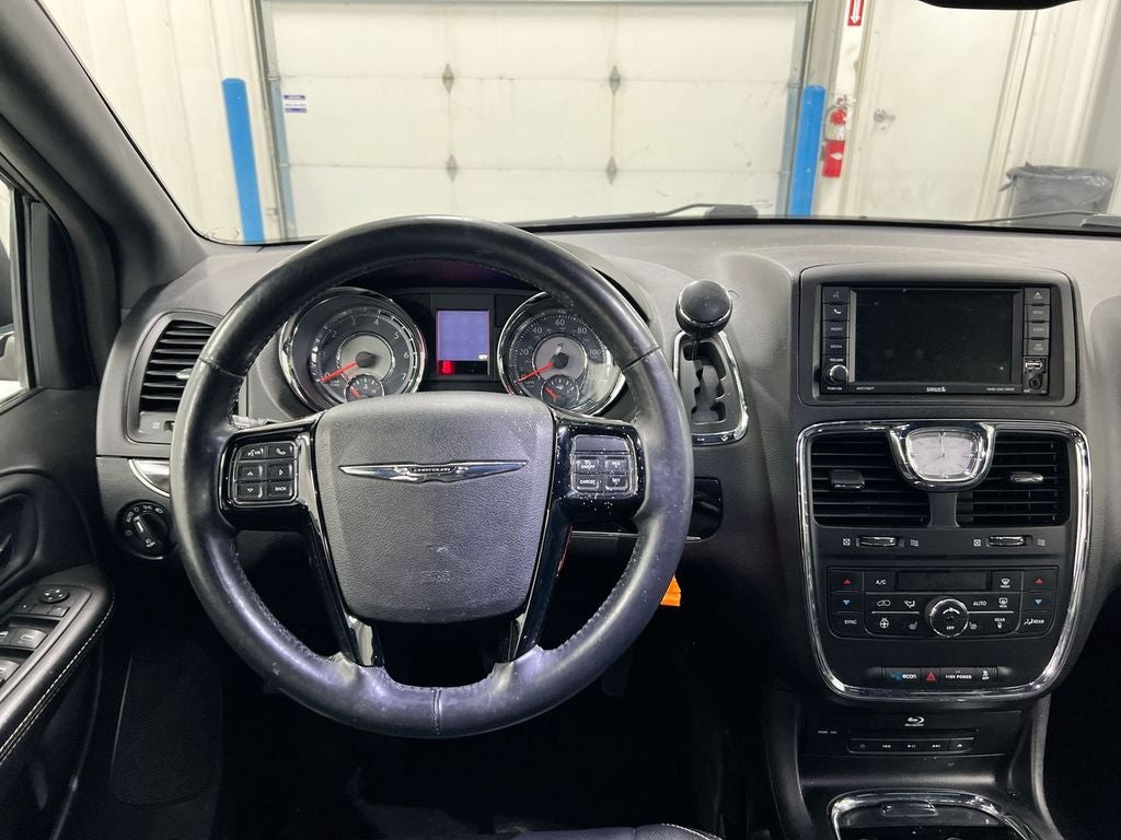 2015 Chrysler Town & Country S