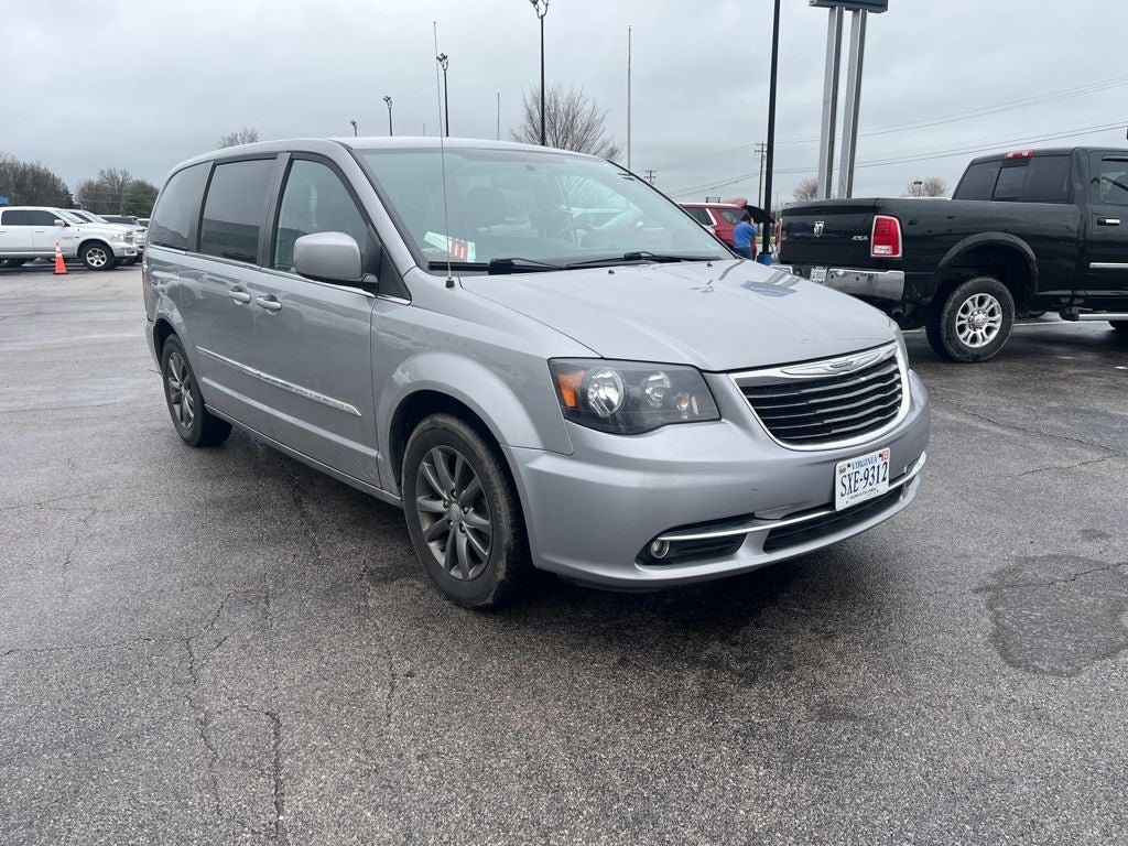 2015 Chrysler Town & Country S