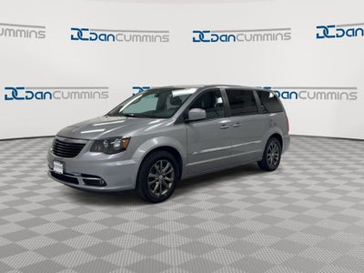 2015 Chrysler Town & Country S