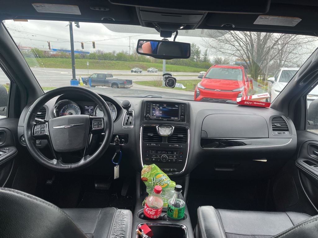 2015 Chrysler Town & Country S