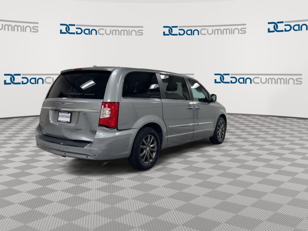 2015 Chrysler Town & Country S
