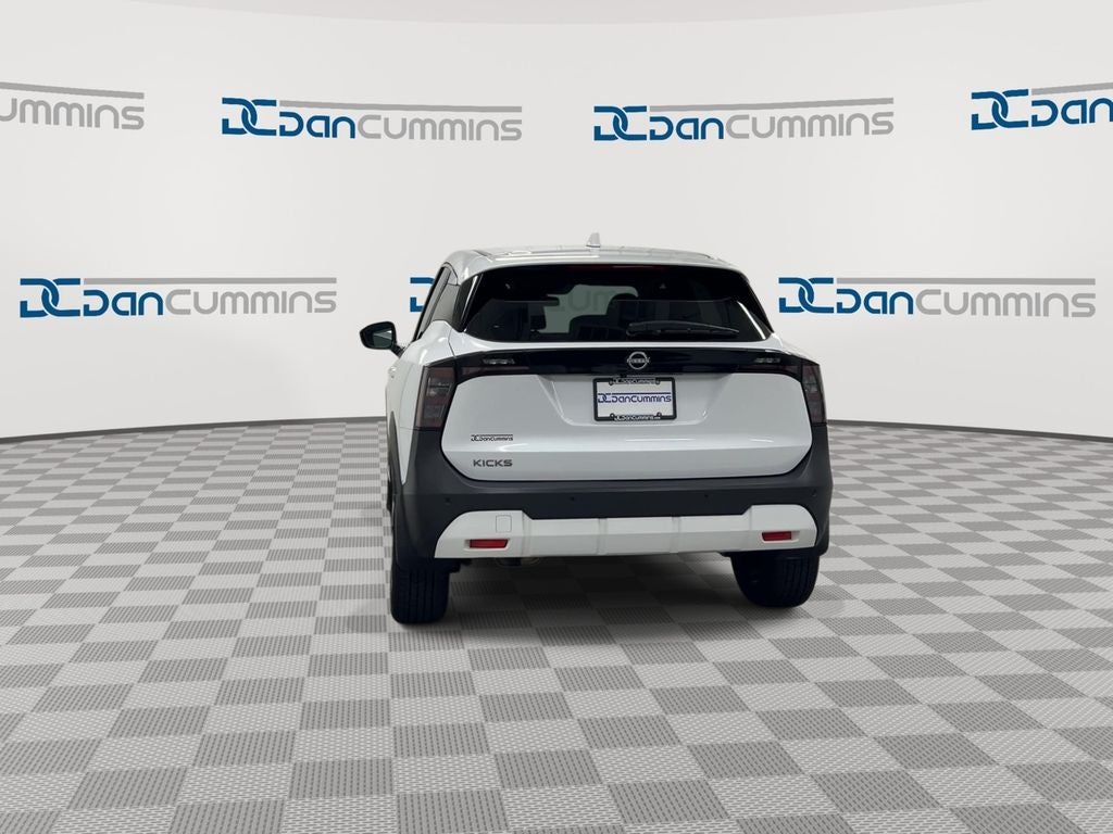 2025 Nissan Kicks SV