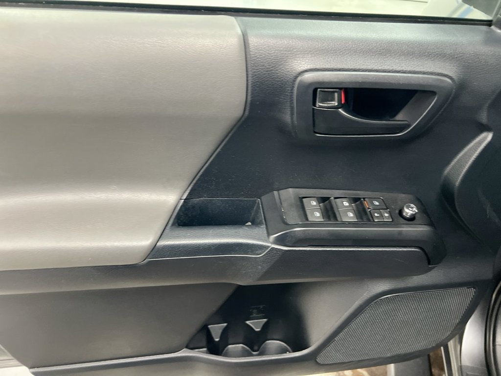 2017 Toyota Tacoma SR