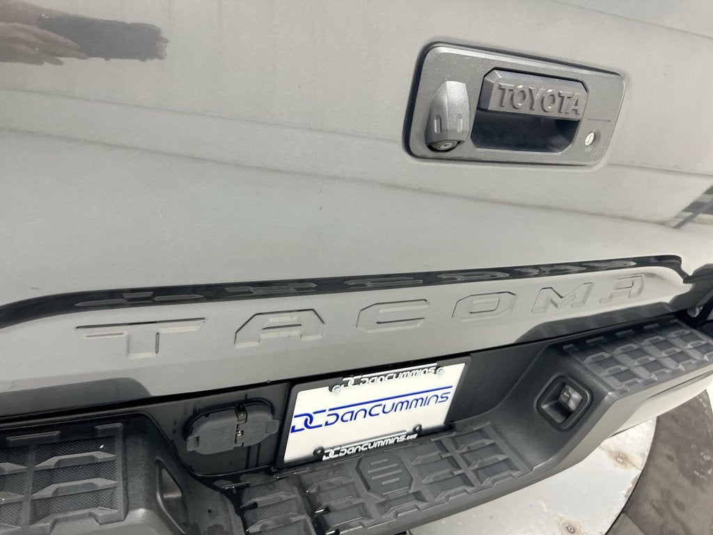 2017 Toyota Tacoma SR