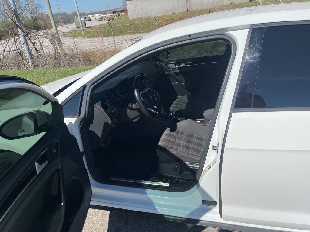 2016 Volkswagen Golf GTI S