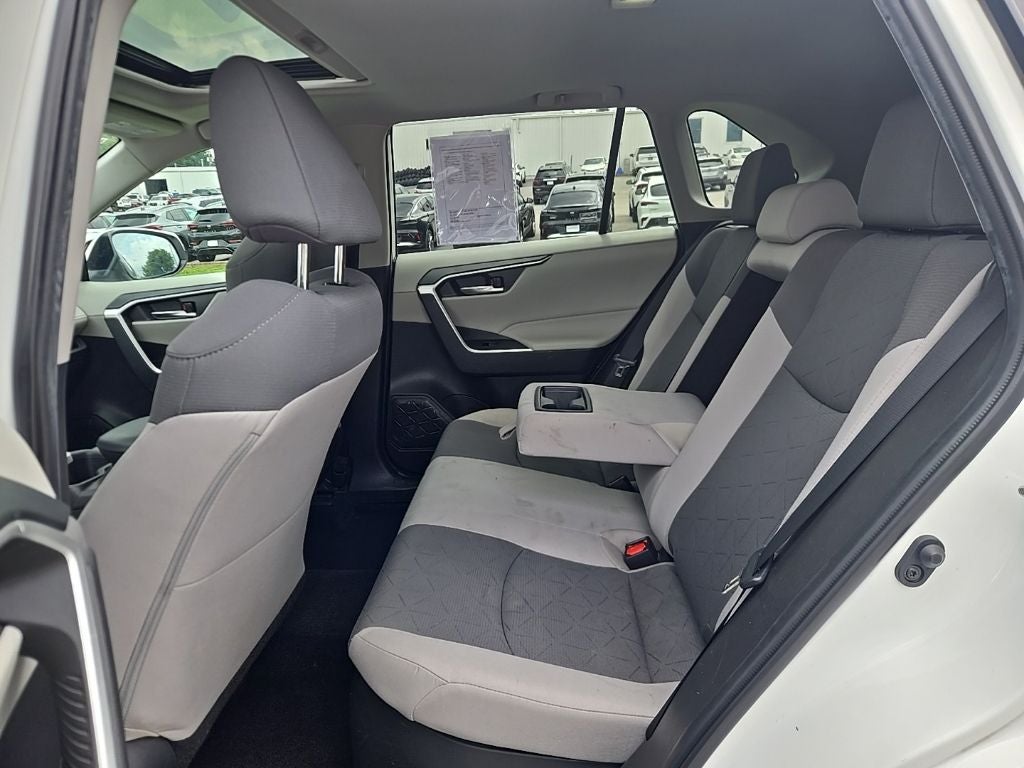 2022 Toyota RAV4 Hybrid XLE