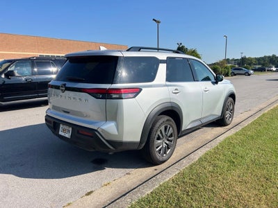 2024 Nissan Pathfinder SV