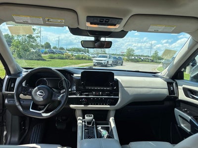2024 Nissan Pathfinder SL