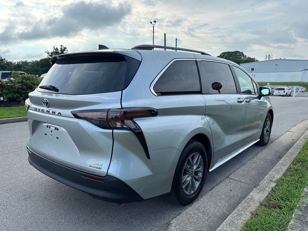 2024 Toyota Sienna XLE