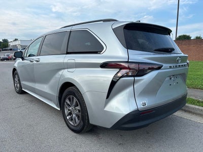 2024 Toyota Sienna XLE