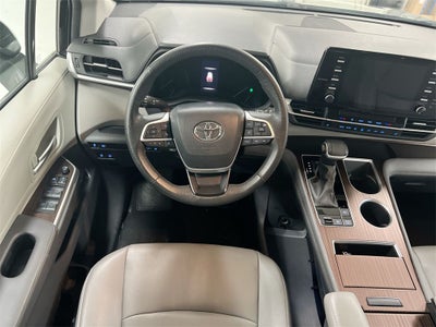 2024 Toyota Sienna XLE