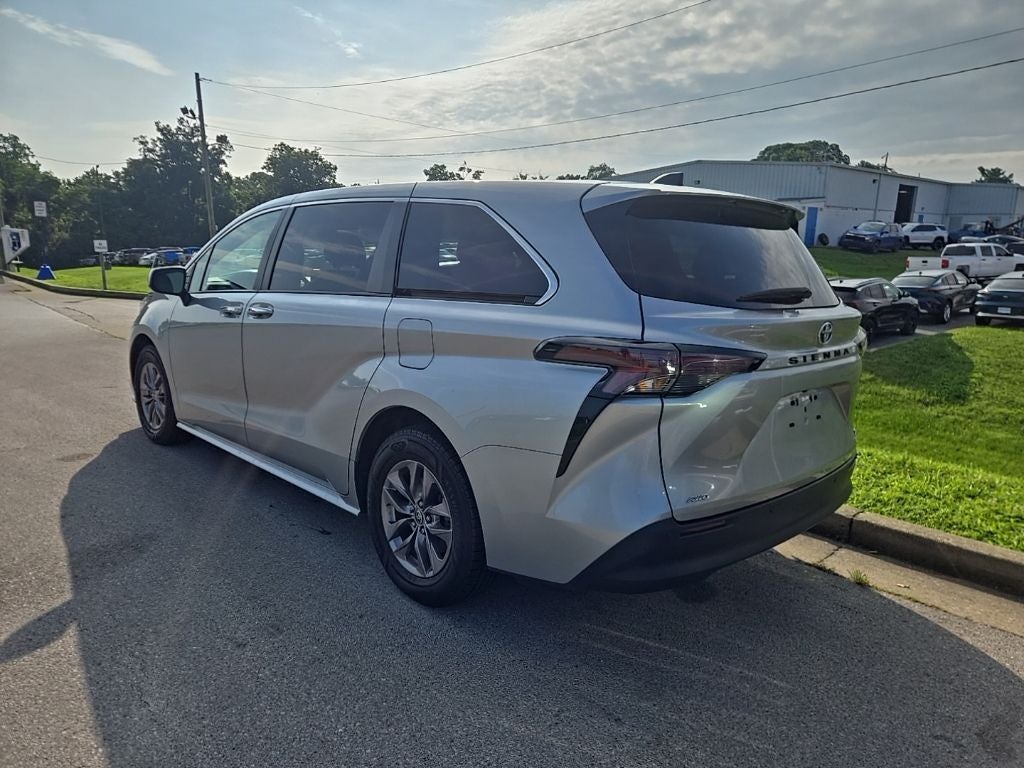 2023 Toyota Sienna XLE