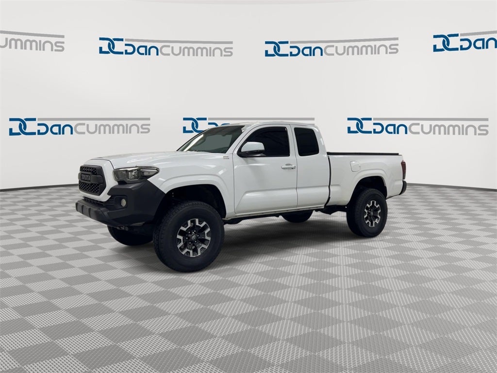 2017 Toyota Tacoma SR