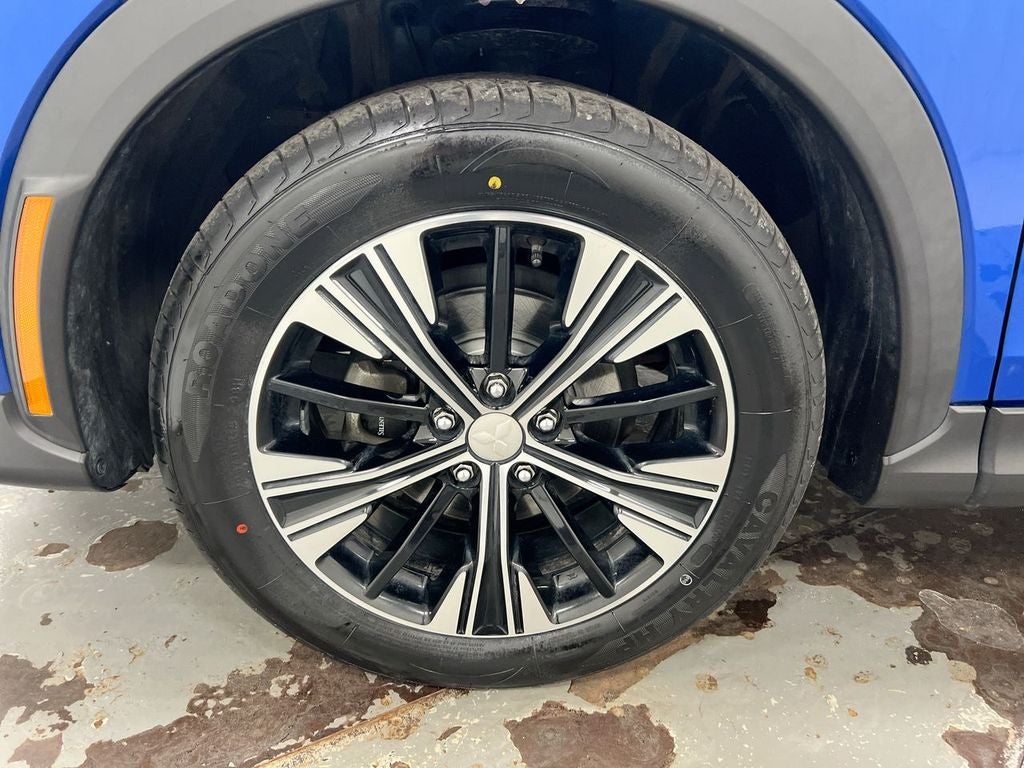 2022 Mitsubishi Eclipse Cross Base