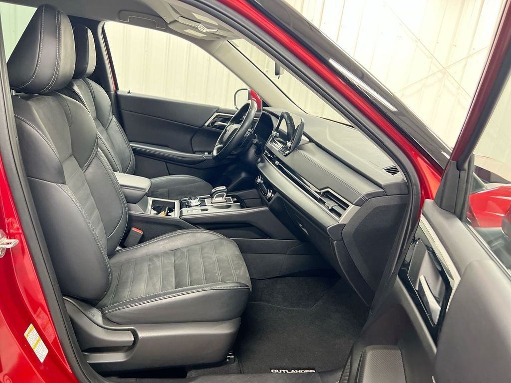 2023 Mitsubishi Outlander SE