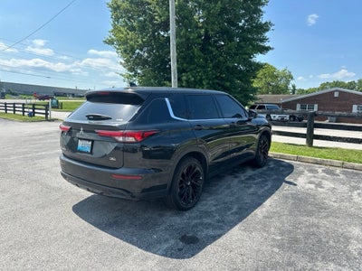 2023 Mitsubishi Outlander Base
