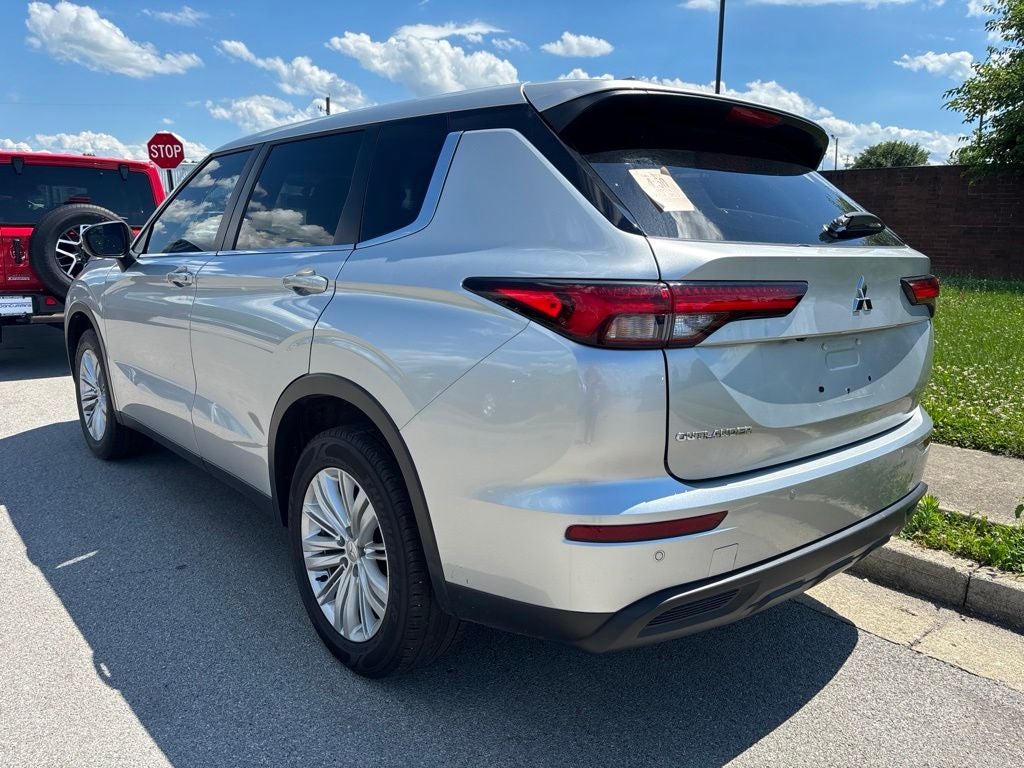2024 Mitsubishi Outlander ES