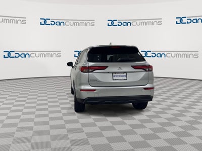 2024 Mitsubishi Outlander ES