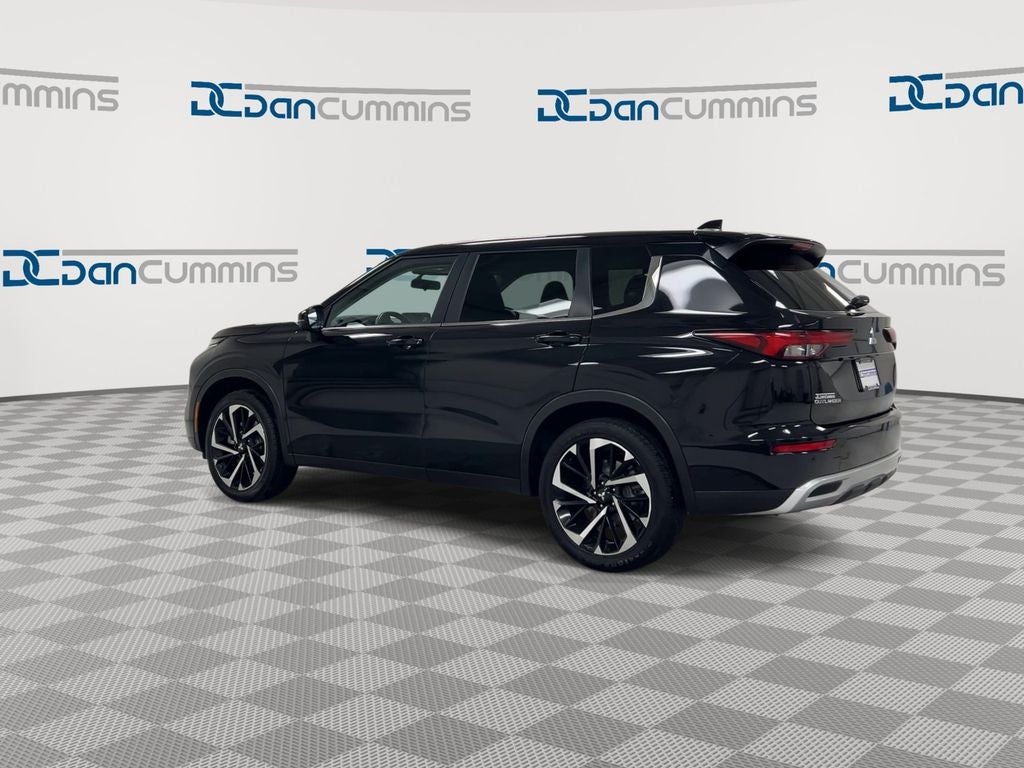 2024 Mitsubishi Outlander SE