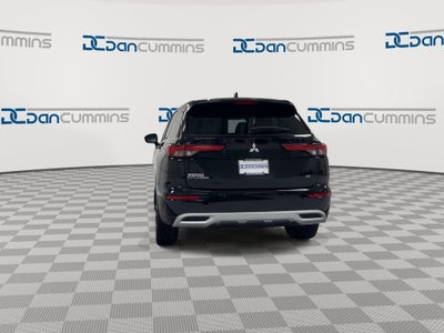 2024 Mitsubishi Outlander SE