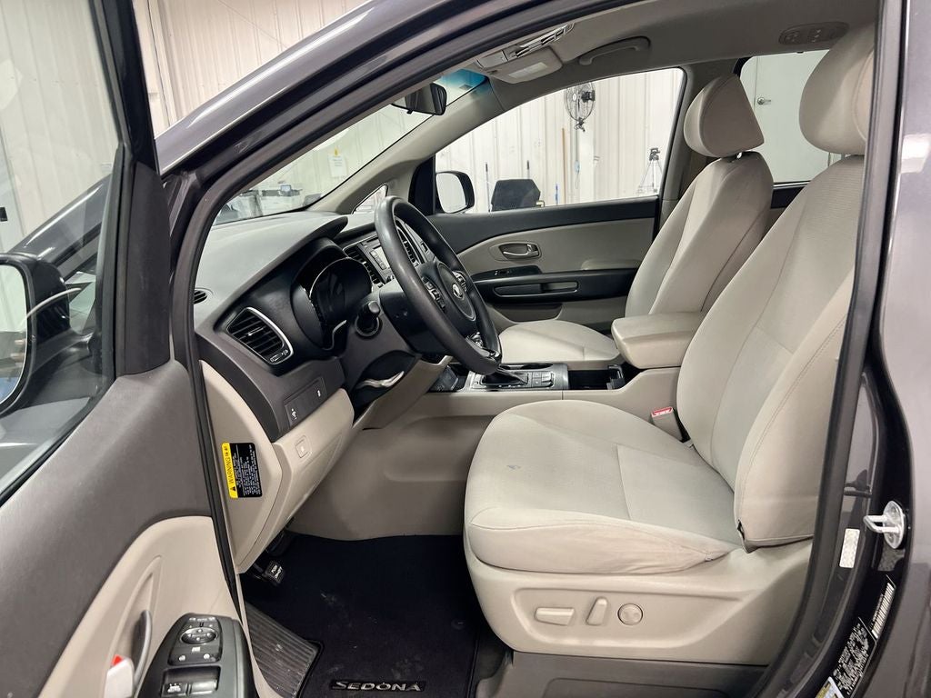 2016 Kia Sedona LX