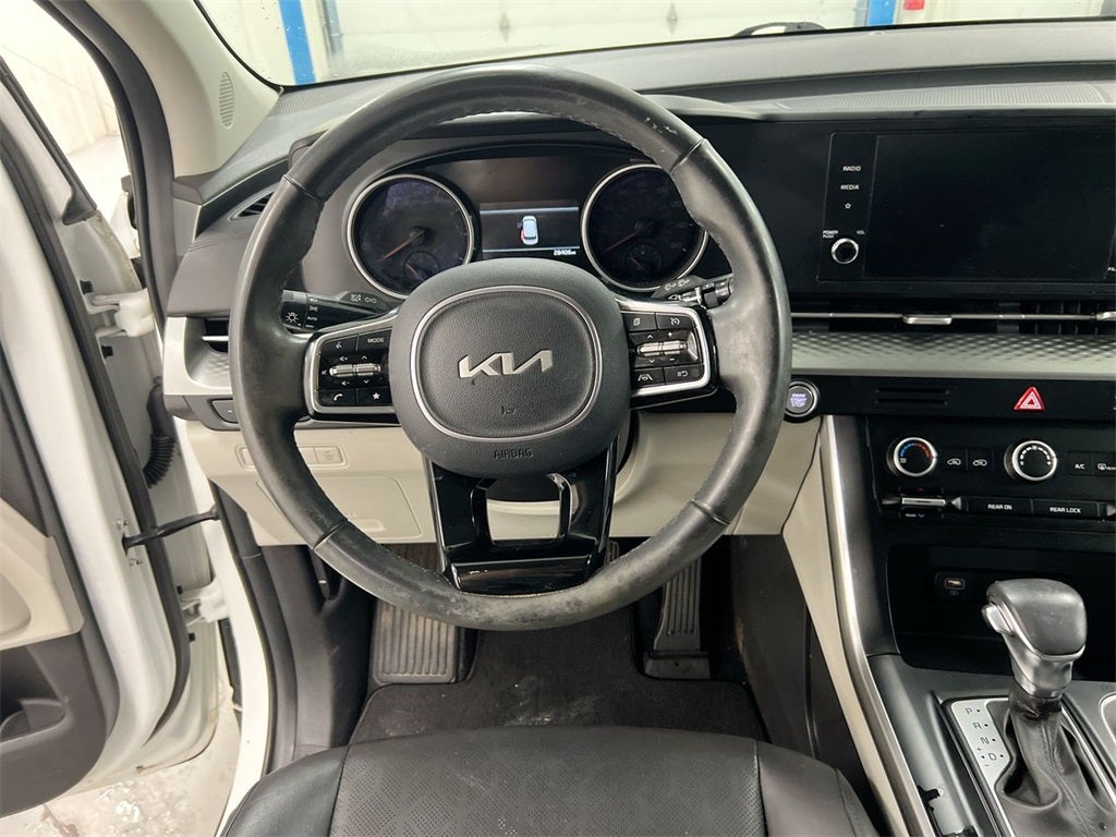 2024 Kia Carnival LX