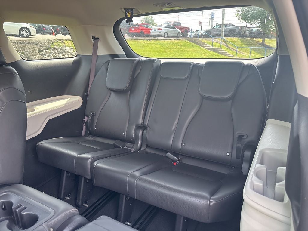 2024 Kia Carnival LX