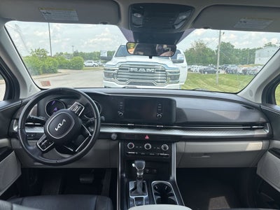 2024 Kia Carnival LX