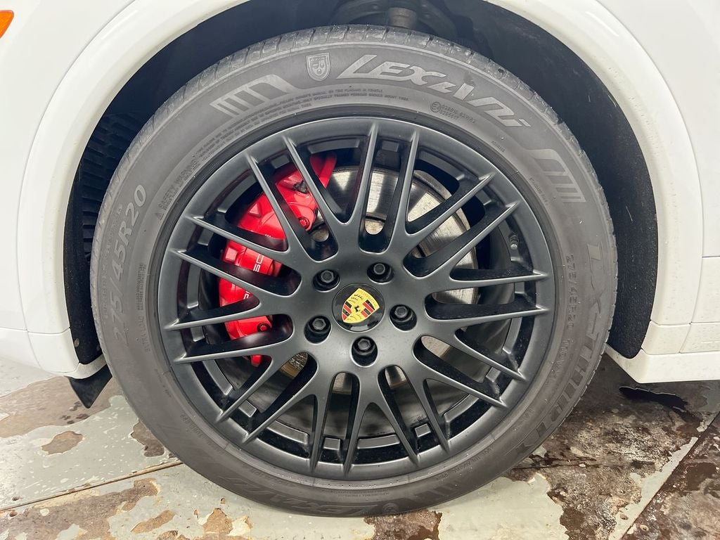 2016 Porsche Cayenne GTS