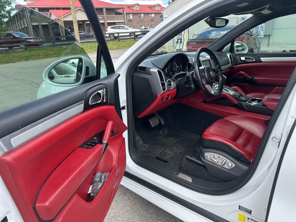 2016 Porsche Cayenne GTS