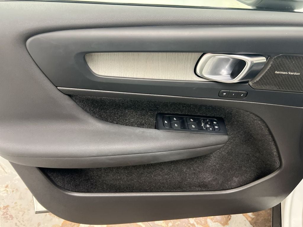 2023 Volvo XC40 Ultimate