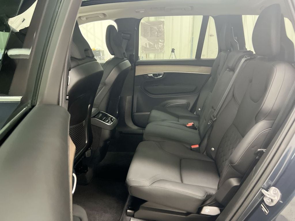 2025 Volvo XC90 B5 Core