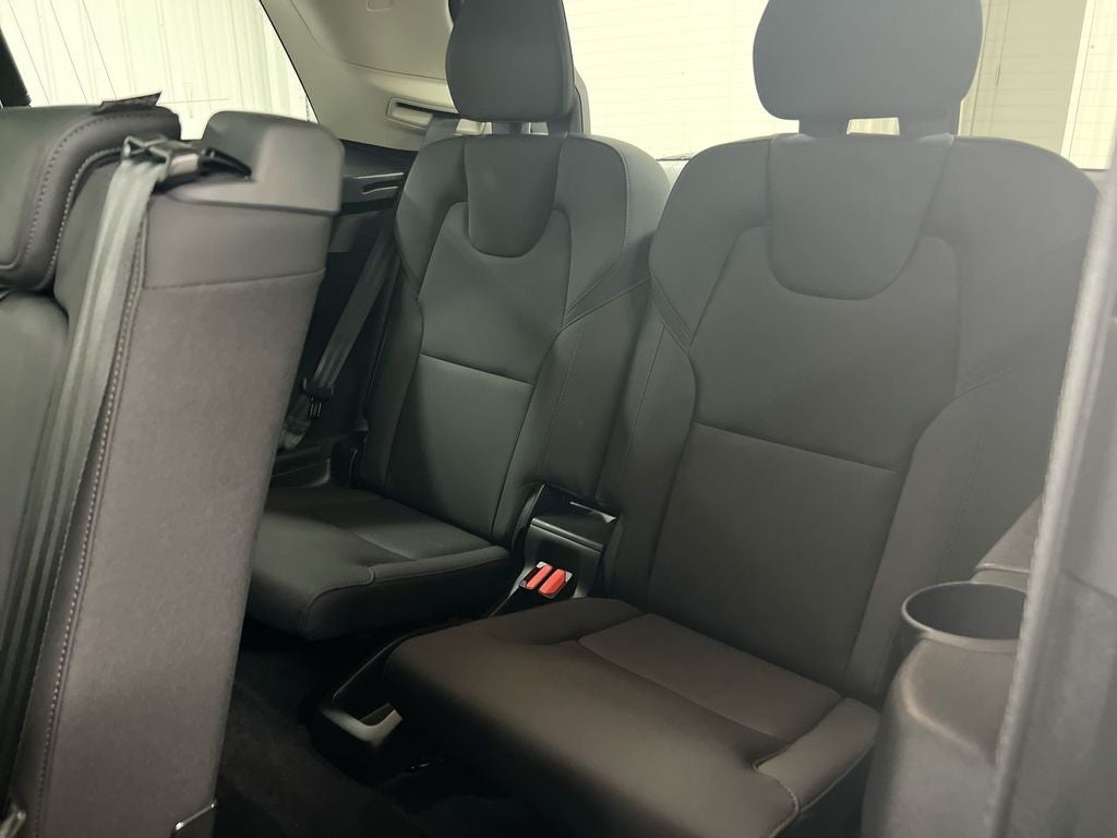 2025 Volvo XC90 B5 Core
