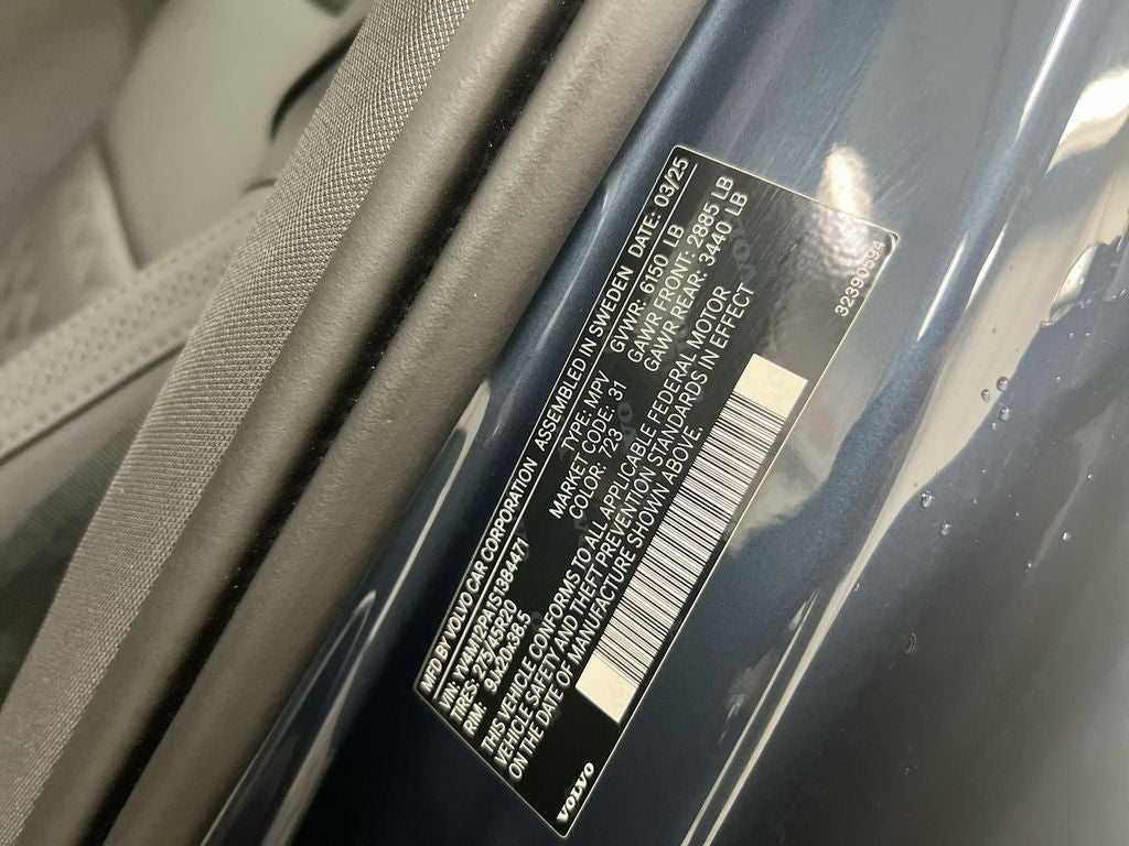 2025 Volvo XC90 B5 Core