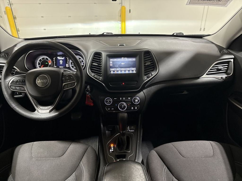 2019 Jeep CHEROKEE Base