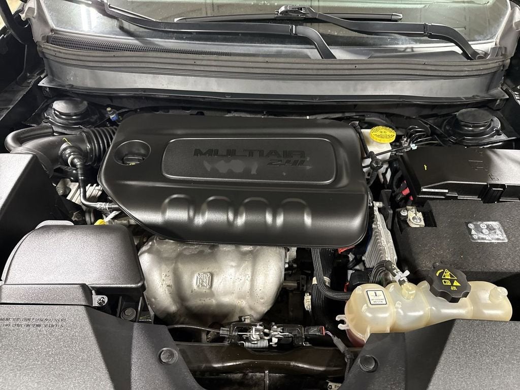 2019 Jeep CHEROKEE Base
