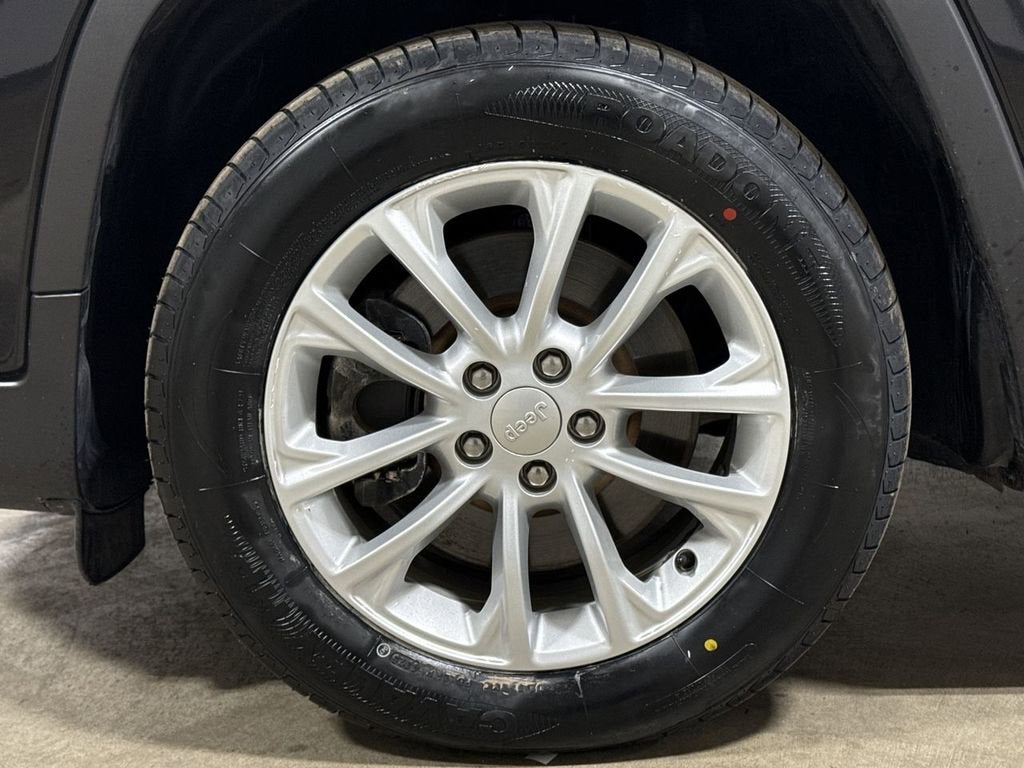 2019 Jeep CHEROKEE Base