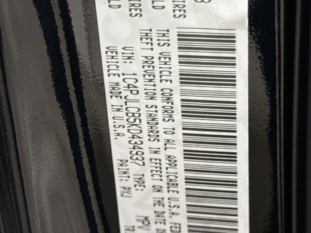 2019 Jeep CHEROKEE Base