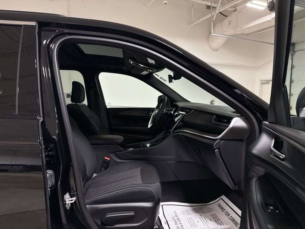 2025 Jeep Grand Cherokee Laredo X