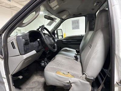 2006 Ford Super Duty F-350 DRW XL