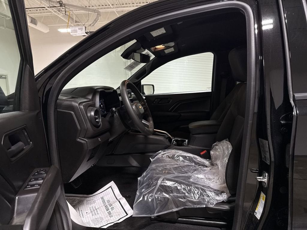 2025 Chevrolet Colorado WT/LT