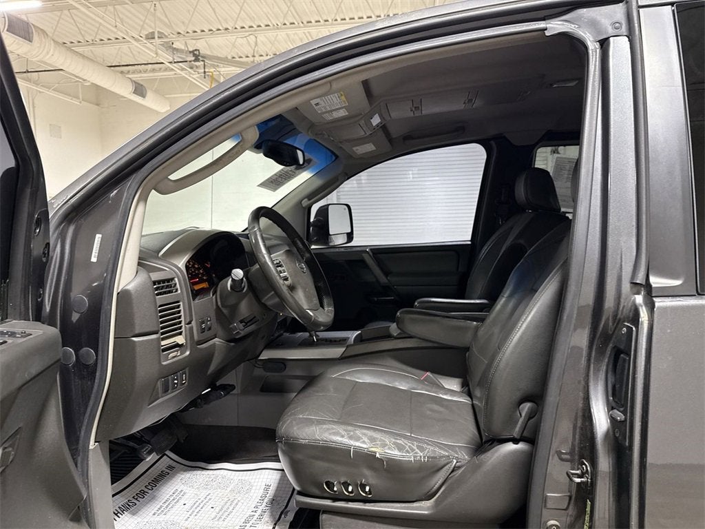 2005 Nissan Titan LE