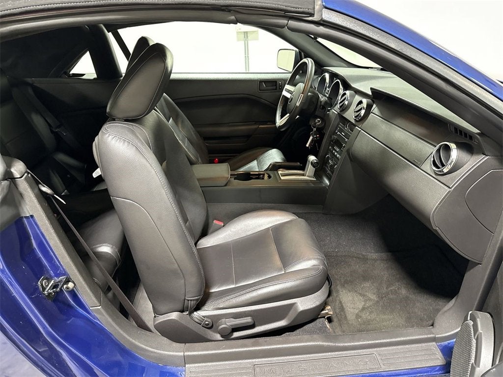 2006 Ford Mustang Standard