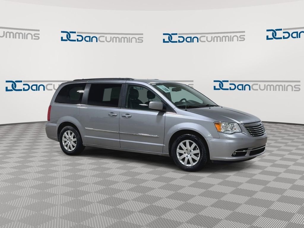 2016 Chrysler Town & Country Touring
