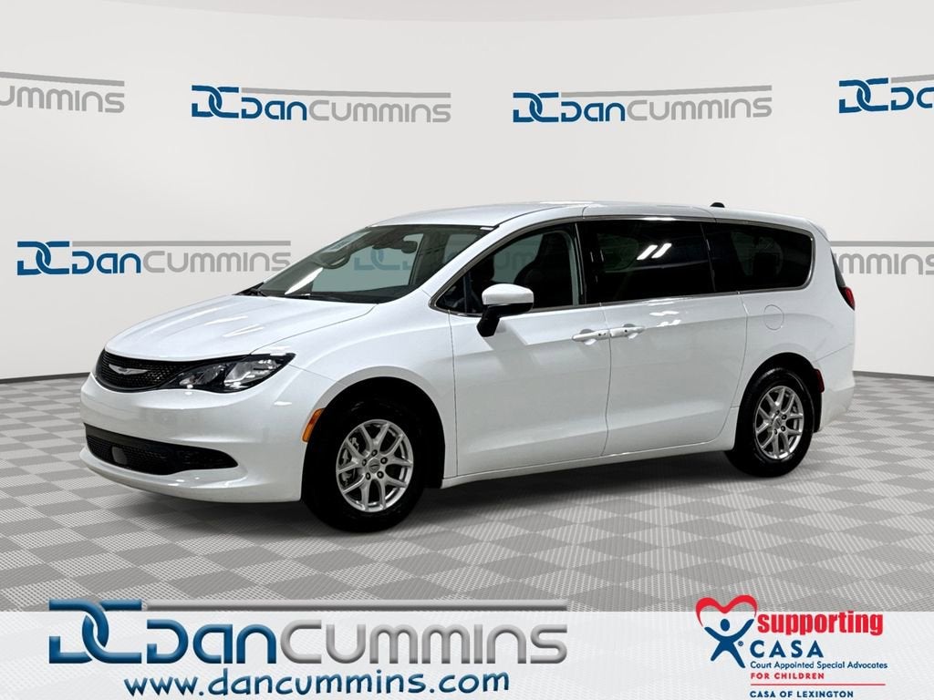 2023 Chrysler Voyager LX