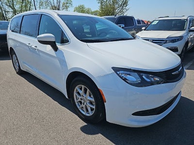 2023 Chrysler Voyager LX