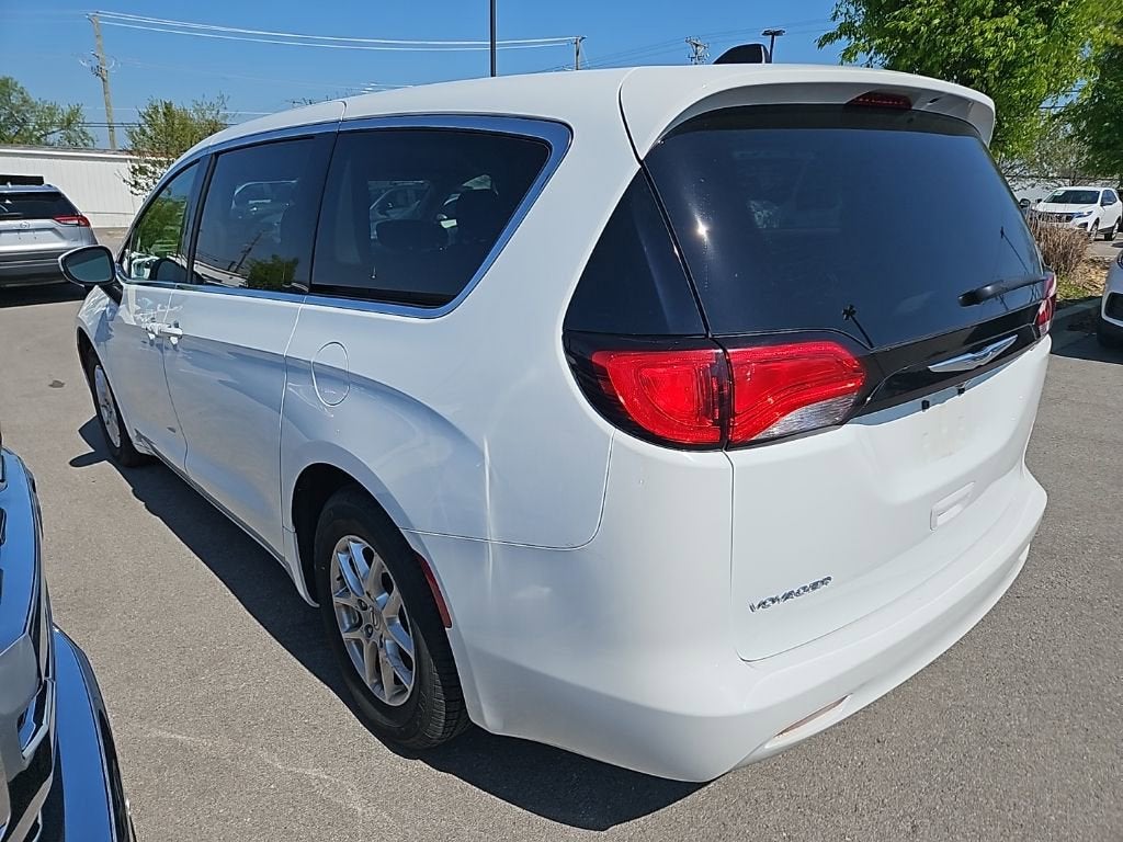2023 Chrysler Voyager LX