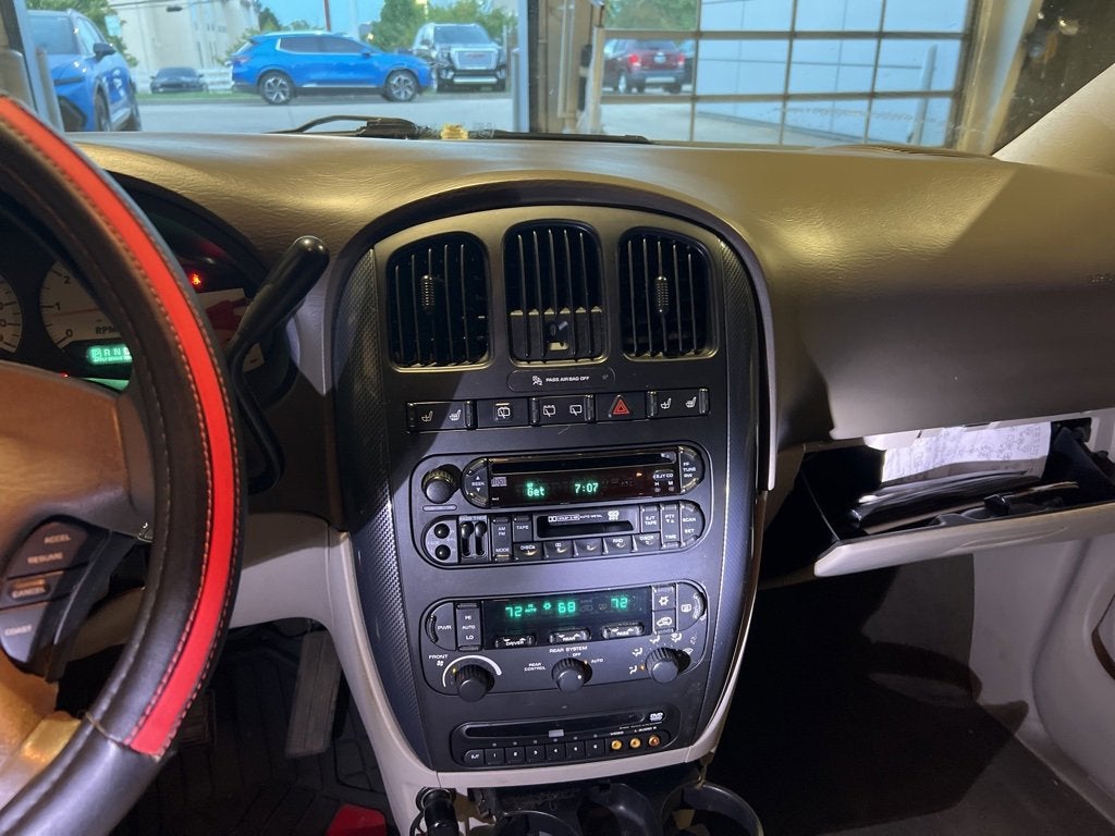 2005 Dodge Caravan SXT